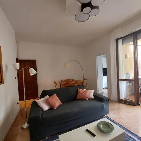 Apartment Castiglione Near The Center